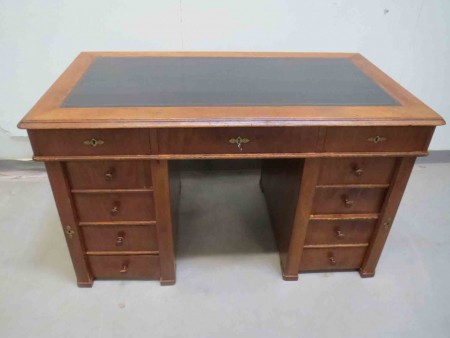 2080 - Psaci stul mahagon 19 stoleti  136 x 76 cm V - 77 cm  -  8 500 kc